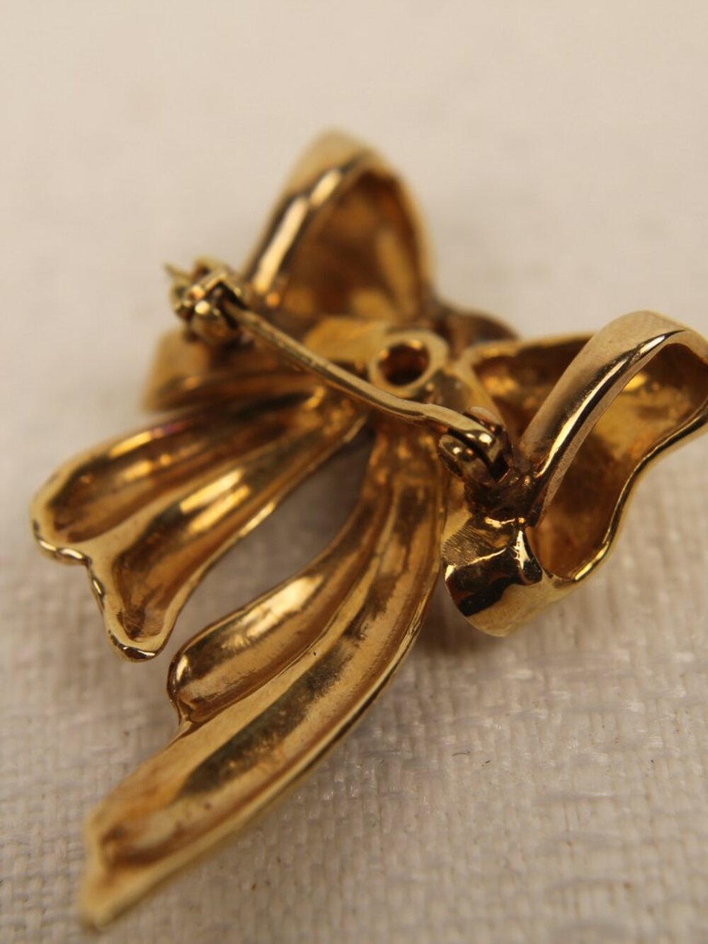 Vintage Gold Tone Rhinestone Bow Ribbon Brooch Pin Statement Jewelry - Picture 5 of 6